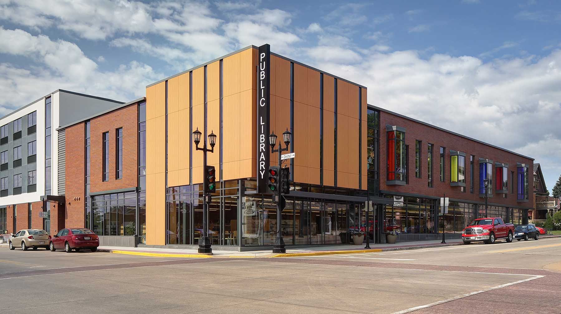 The city of Platteville retained PRA to design a Public Library that acts as the cornerstone of the new whole city block development in the downtown area.